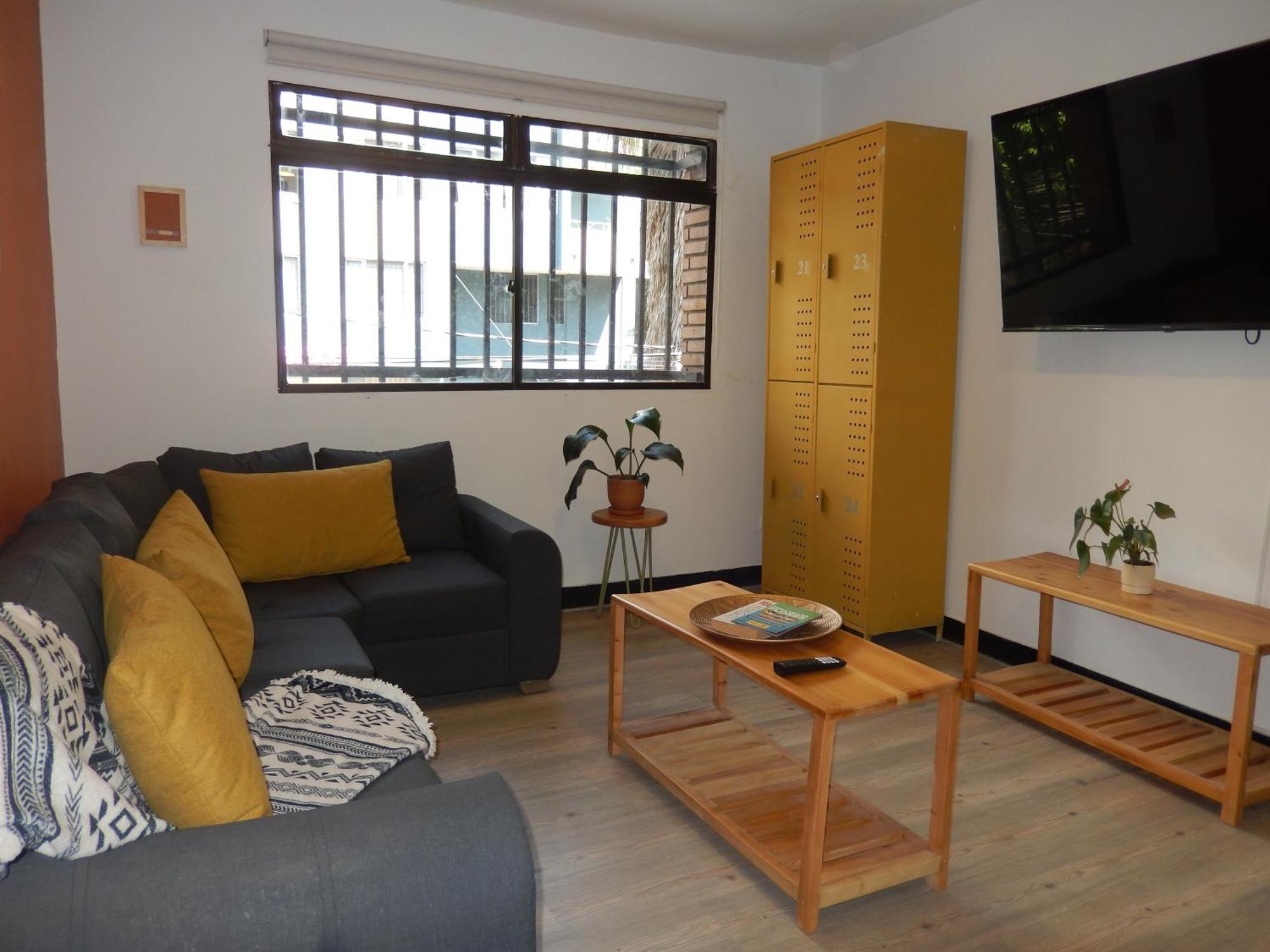 Apartment In La Seventy